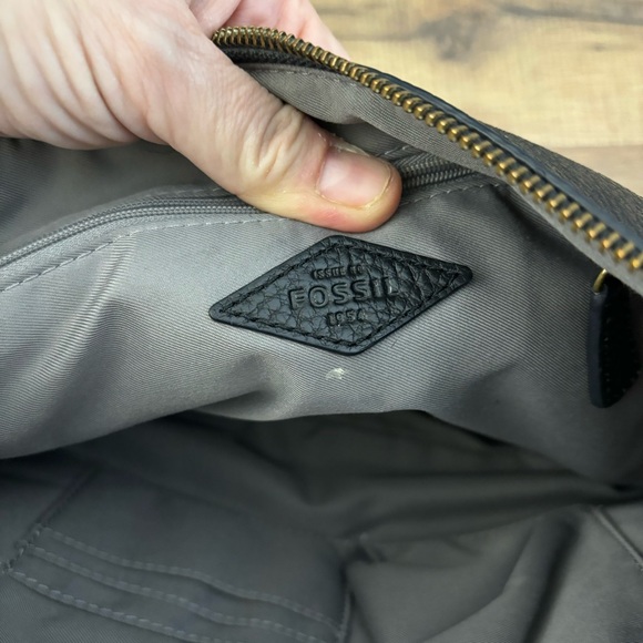 Fossil Elise Crossbody Bag Black Pebbled Leather Slim 3 Zipper Adjustable - Picture 8 of 13